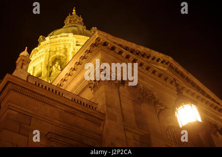 Str. Peters Basilica in Budapest, Ungarn. Nacht-Foto. Stockfoto