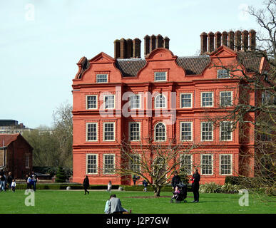 Kew Palace, the Dutch House, auf dem Gelände des Royal Botanical Gardens, Kew, Surrey. Stockfoto