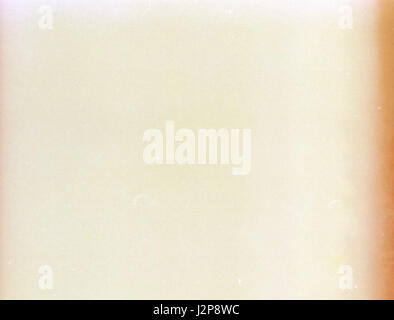 Alte Film Filament Hand gebrochen. Leere alte Grunge Film Strip Rahmenhintergrund. Vektor-Format. Stockfoto