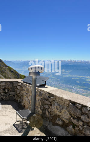 Eine Münze-Teleskop in den Anzeigebereich aus Hefelekar Cable Car Station, Tirol, Österreich Stockfoto