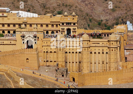 Amber Fort in Jaipur in Rajasthan, Indien. Große historische Gebäude mit vielen Palästen. Ehemalige Heimat der Maharadscha von Jaipur. Stockfoto