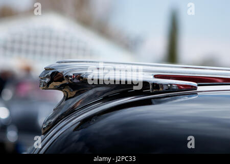 NORDLINGEN, Deutschland - 29. April 2017: Pontiac Silverstreak Oldtimer Auto auf dem MotoTechnika-Oldtimer-treffen am 29. April 2017 in Nordlingen, Deutschland. Stockfoto