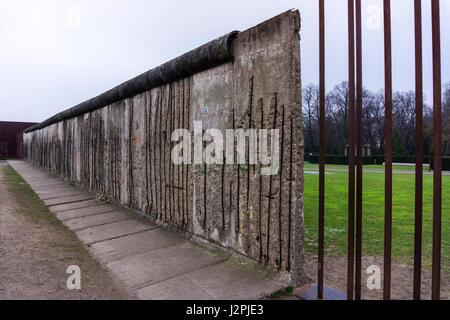 Die Berliner Mauer. Gedenkstätte Berliner Mauer an der Bernauer Straße Stockfoto