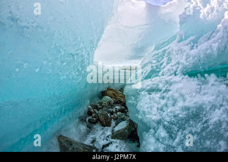 Eis-Pause in der schmelzenden Gletscher blau. Stockfoto