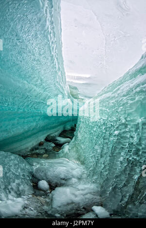 Eis-Pause in der schmelzenden Gletscher blau. Stockfoto
