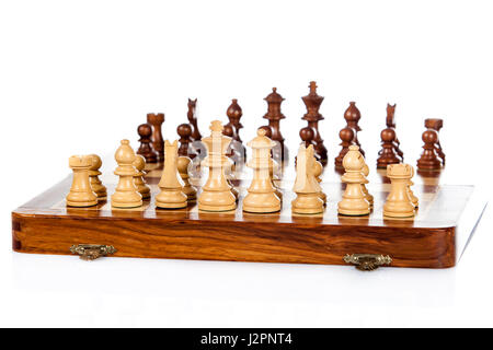 aus Holz Schachbrett.  Schach-Schlacht.  Schach-Spiel Stockfoto