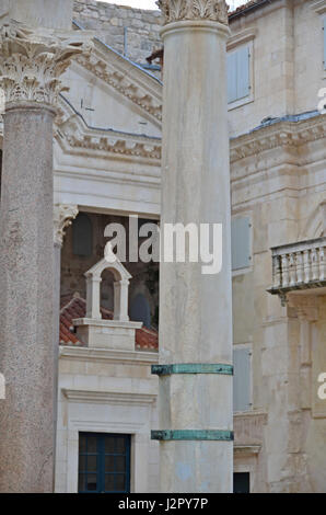 Die antike römische Kaiser Diokletian Palast im Herzen der Altstadt von Split, Kroatien Stockfoto