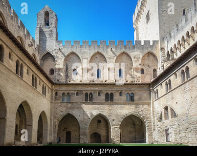 Avignon, Frankreich, 9. September 2016: Hof den Papstpalast in Avignon Stockfoto