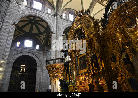 Kathedrale Mariä Himmelfahrt Mariens auf dem Zocalo von Mexiko-Stadt, Mexiko Stockfoto