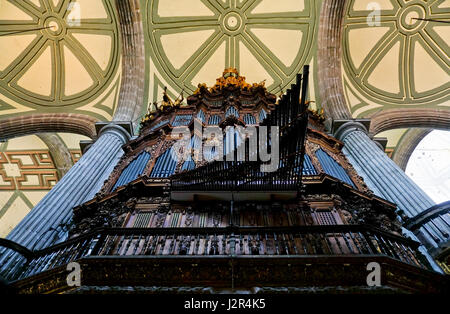 Kathedrale der Himmelfahrt der Maria, historische Dist., Mexico City, Mexiko. Zwei der größten Orgeln aus dem 18. Jahrhundert in Amerika. Stockfoto