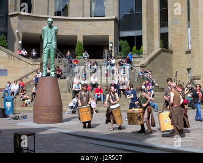 Straße Entertainer Buchanan Street Glasgow schottischen Pfeifen und Trommeln Stockfoto