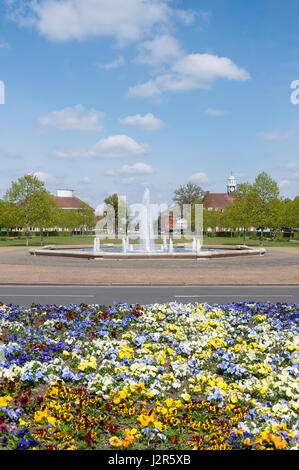 Brunnen in Broadway Gärten, Letchworth Garden City, Hertfordshire, England, Vereinigtes Königreich Stockfoto