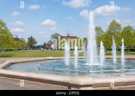 Brunnen in Broadway Gärten, Letchworth Garden City, Hertfordshire, England, Vereinigtes Königreich Stockfoto