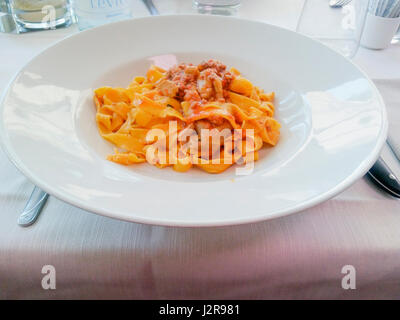 Italienische typisches Gericht Pasta gekocht nach Tradition mit Meeresfrüchten Stockfoto
