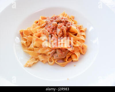 Italienische typisches Gericht Pasta gekocht nach Tradition mit Meeresfrüchten Stockfoto