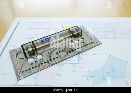 Multifunktion wonder Regel liegen auf einem Stock-Planer Stockfoto