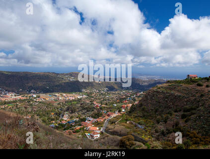 Dicht besiedelt in-Gran Canaria, April, Blick ins Tal Barranco Guiniguada Stockfoto