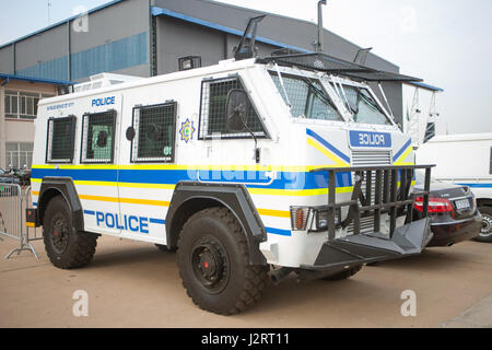 WATERKLOOF, Südafrika - SEPTEMBER 2016: South African Police Service Riot-Fahrzeug auf dem Display Stockfoto