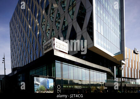 Salford University in MediacityUk in Salford Quays Heimat der BBC in den regenerierten docks Stockfoto