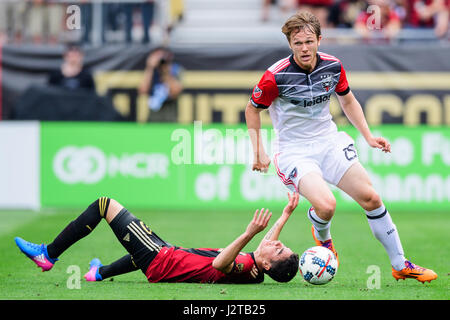 Atlanta, Georgia, USA. 30. April 2017. DC Mittelfeld Jared Jeffrey (25) während des MLS Fußballspiels zwischen DC United und Atlanta United im Bobby Dodd Stadium auf Sonntag, 30. April 2017 in Atlanta, GA. Jacob Kupferman/CSM Credit: Cal Sport Media/Alamy Live News Stockfoto