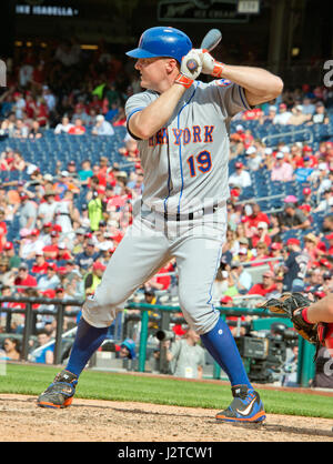 Washington DC, USA. 30. April 2017. New York Mets Recht Fielder Jay Bruce (19) Fledermäuse im siebten Inning gegen die Washington Nationals am Nationals Park in Washington, DC auf Sonntag, 30. April 2017. Die Staatsangehörigen gewann das Spiel 23-5. Bildnachweis: Ron Sachs/CNP /MediaPunch Credit: MediaPunch Inc/Alamy Live-Nachrichten Stockfoto