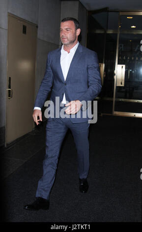 New York, USA. 1. Mai 2017. Liev Schreiber bei der Today Show, 1. Mai 2017 über neuen Film Chuck in New York zu sprechen. Kredit: RW / MediaPunch Credit: MediaPunch Inc/Alamy Live-Nachrichten Stockfoto