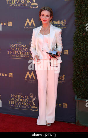 Pasadena, CA, USA. 30. April 2017. LOS ANGELES - 30 APR: Judith Chapman auf der 44. Daytime Emmy Awards - Anreise an das Pasadena Civic Auditorium am 30. April 2017 in Pasadena, CA Credit: Kathy Hutchins / via ZUMA Draht/ZUMA Draht/Alamy Live-Nachrichten Stockfoto