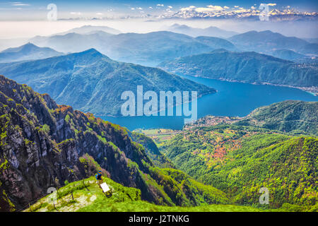 Blick auf die Stadt Lugano, San Salvatore Berg und Luganersee von Monte Generoso, Kanton Tessin, Schweiz Stockfoto