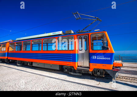 MONTE GENEROSO, Schweiz - April 2017 - Berg Eisenbahnstrecke in italienisch sprechenden Kanton Tessin, in Süd-Ost-Schweiz Stockfoto