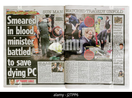 Innen-Seiten von der Zeitung The Sun vom 23. März 2017 nach dem Terrorangriff der Westminster Bridge in London. Stockfoto
