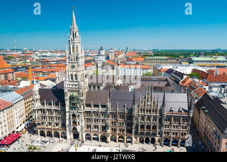 München, Deutschland - 7. Juni 2016: Die Luftaufnahme des Münchner Innenstadt vom Turm des Rathauses Stockfoto