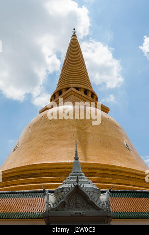 Phra Pathommachedi ist das Wahrzeichen von Nakhon Pathom Provinz von Thailand und ist der größte Stupa der Welt. Stockfoto