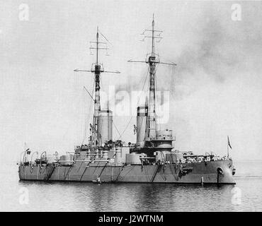 Andrej Pervozvannyy, gemalt 1912, zeigt die Ansicht von Reval, heute bekannt als Tallinn, Estland. Das Werk veranschaulicht die Architektur und Landschaft der Stadt aus dem frühen 20. Jahrhundert. Stockfoto