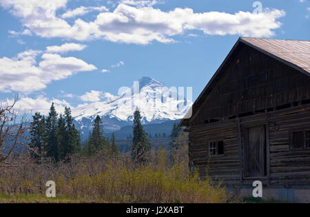 Unbewohnte altes Haus im Dorf von Katelios auf der griechischen