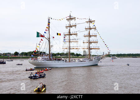 Mexikanische Großsegler beginnt Abreise während der letzte Tag des hohen Schiffe Rennen 2016 am 10. Juli 2016 in Antwerpen, Belgien Stockfoto