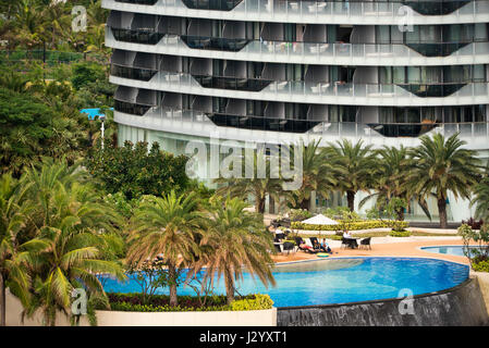 Horizontale Ansicht von Phoenix Island Resort in Sanya, Insel Hainan, China. Stockfoto