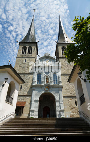 Hof Kirche Kathedrale in Luzern, Schweiz Stockfoto