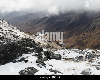 Blick vom schneebedeckten Gipfel des Meall mor, Cona Glen, Ardgour Stockfoto