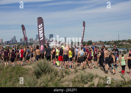 Rennfahrer, die Vorbereitung der spartanischen start in Calgary, Alberta, Kanada Stockfoto