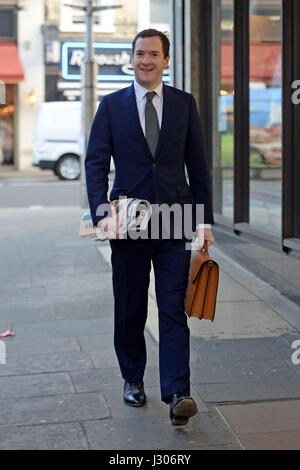 Ex-Kanzler George Osborne kommt an der London Evening Standard Büros in Northcliffe Haus in Kensington, London, wo er seine neue Rolle als Herausgeber der Zeitung startet. Stockfoto