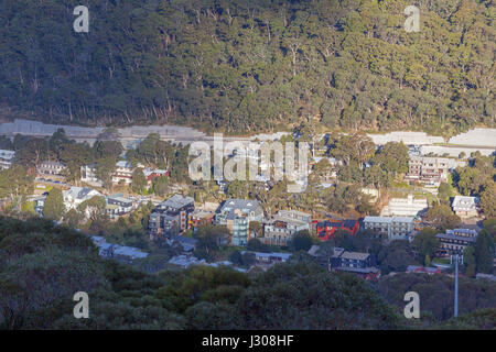 Thredbo Village von oben gesehen. Mount Kosciuszko National Park, Australien Stockfoto