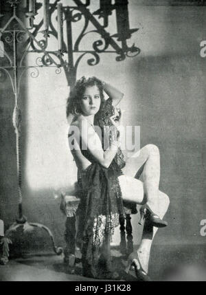 Dies bezieht sich auf das Gemälde oder künstlerische Werk von 1932 mit dem Titel *Maria-Alba*, das den Einfluss künstlerischer Bewegungen des frühen 20. Jahrhunderts zeigt, möglicherweise mit Themen der Moderne, religiöser oder kultureller Bildsprache. Stockfoto