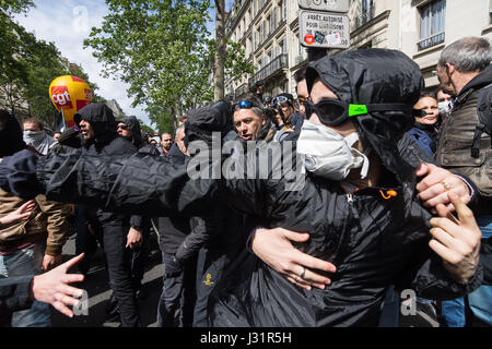 Julien Mattia / Le Pictorium - Maifeiertag protestieren Paris. -01/05/2017 - Frankreich / Ile-de-France (Region) / Paris - Maifeiertag Protest gewalttätig in den Straßen von Paris. Bildnachweis: LE PICTORIUM/Alamy Live-Nachrichten Stockfoto