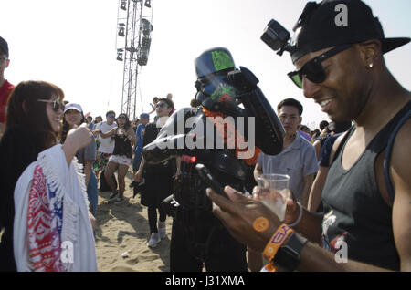 Tokio, Japan. 30. April 2017. Menschen bei EDC Japan 2017. Foto von: Ramiro Agustin Vargas Tabares Credit: Ramiro Agustin Vargas Tabares/ZUMA Draht/Alamy Live-Nachrichten Stockfoto