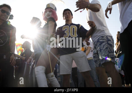 Tokio, Japan. 30. April 2017. Menschen bei EDC Japan 2017. Foto von: Ramiro Agustin Vargas Tabares Credit: Ramiro Agustin Vargas Tabares/ZUMA Draht/Alamy Live-Nachrichten Stockfoto