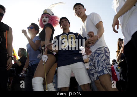 Tokio, Japan. 30. April 2017. Menschen bei EDC Japan 2017. Foto von: Ramiro Agustin Vargas Tabares Credit: Ramiro Agustin Vargas Tabares/ZUMA Draht/Alamy Live-Nachrichten Stockfoto