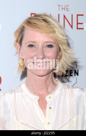 Beverly Hills, Kalifornien, USA. 1. Mai 2017. Anne Heche an das Abendessen in Los Angeles Premiere am WGA Theater in Beverly Hills, Kalifornien am 1. Mai 2017. Bildnachweis: David Edwards/Medien Punch/Alamy Live-Nachrichten Stockfoto
