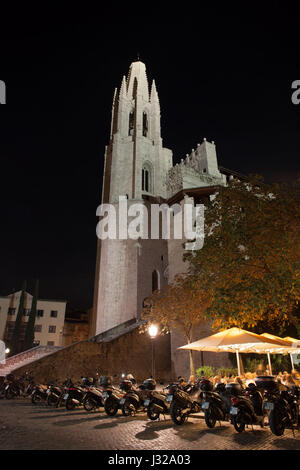 Kirche von Sant Feliu - Basilika von St. Felix in der Nacht in Girona Stadt, Katalonien, Spanien Stockfoto