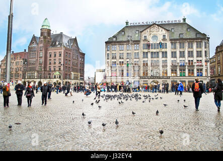 Touristen vor dem Madame Tussauds Museum Amsterdam Holland Stockfoto