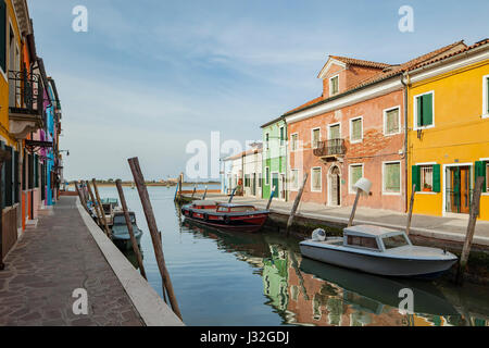 Frühling am Nachmittag auf der Insel Burano in Venedig. Stockfoto